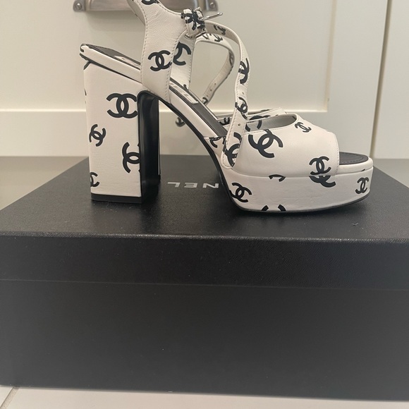 Chanel Platform CC Sandals size 36 - Picture 4 of 8